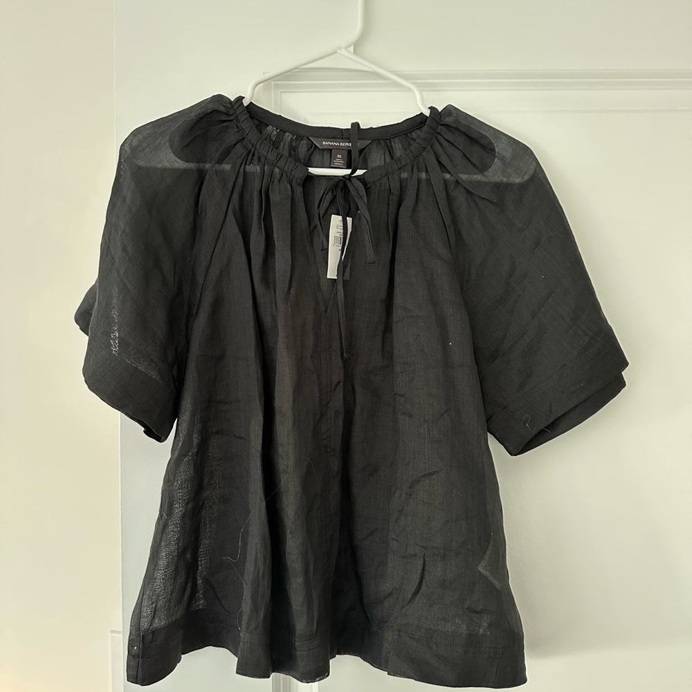 Banana Republic Sheer Short Sleeve Top